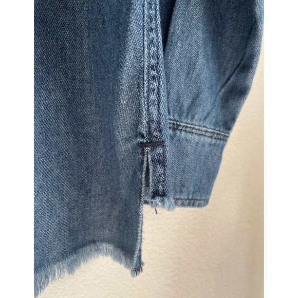ROSACHA" MEDIUM WASHED DENIM POPOVER W/ FRAYED HEM - Picture 4 of 7